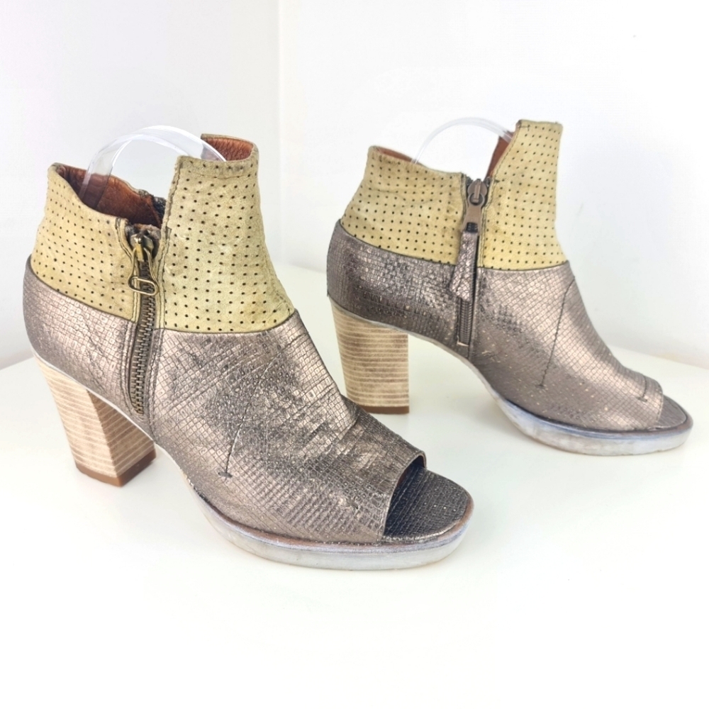 Mjus Shoes Leather Perforated Ankle Boots Size 38 or 8 Booties Side Zip